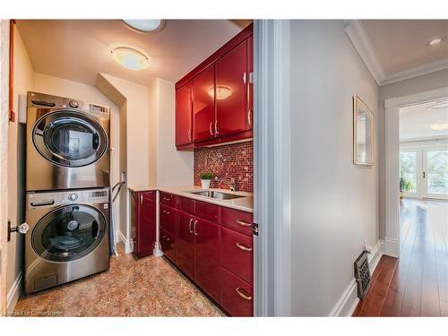 59 Menno Street, Waterloo, ON - Indoor Photo Showing Laundry Room