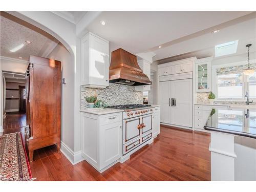 59 Menno Street, Waterloo, ON - Indoor Photo Showing Kitchen With Upgraded Kitchen