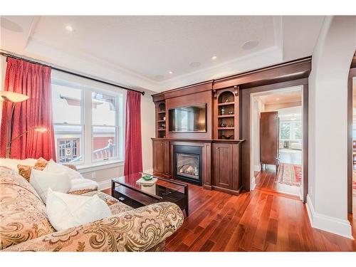 59 Menno Street, Waterloo, ON - Indoor Photo Showing Living Room With Fireplace