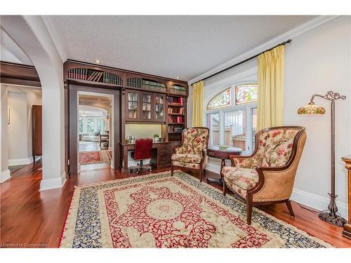 59 Menno Street, Waterloo, ON - Indoor Photo Showing Living Room