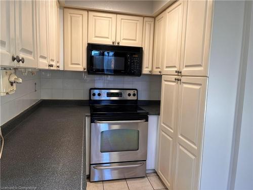 234 Newbury Drive, Kitchener, ON - Indoor Photo Showing Kitchen With Stainless Steel Kitchen