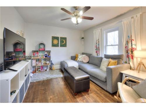 134 Brubacher Street, Kitchener, ON - Indoor Photo Showing Living Room