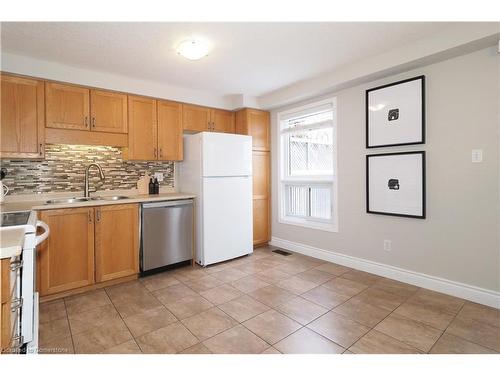 32 Max Becker Drive, Kitchener, ON - Indoor Photo Showing Kitchen With Double Sink