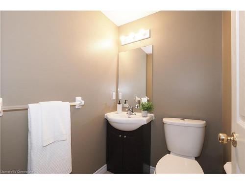 32 Max Becker Drive, Kitchener, ON - Indoor Photo Showing Bathroom