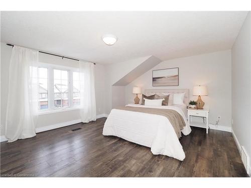 32 Max Becker Drive, Kitchener, ON - Indoor Photo Showing Bedroom