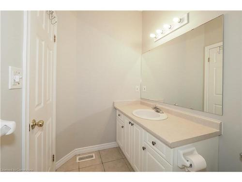 32 Max Becker Drive, Kitchener, ON - Indoor Photo Showing Bathroom