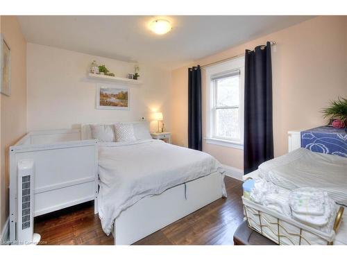 134 Brubacher Street, Kitchener, ON - Indoor Photo Showing Bedroom