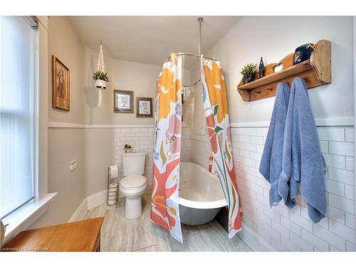 134 Brubacher Street, Kitchener, ON - Indoor Photo Showing Bathroom