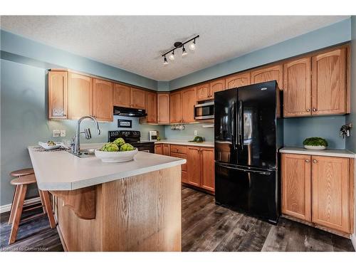 27 Stiefelmeyer Crescent, Baden, ON - Indoor Photo Showing Kitchen With Double Sink