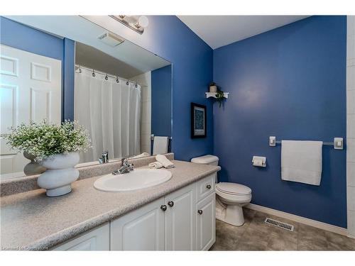 27 Stiefelmeyer Crescent, Baden, ON - Indoor Photo Showing Bathroom