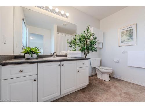 27 Stiefelmeyer Crescent, Baden, ON - Indoor Photo Showing Bathroom