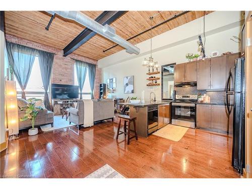 221-26 Ontario Street, Guelph, ON - Indoor Photo Showing Kitchen