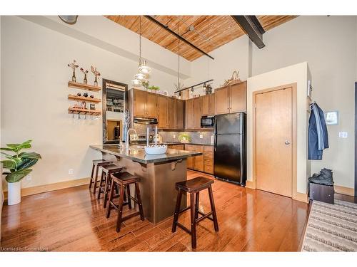 221-26 Ontario Street, Guelph, ON - Indoor Photo Showing Kitchen