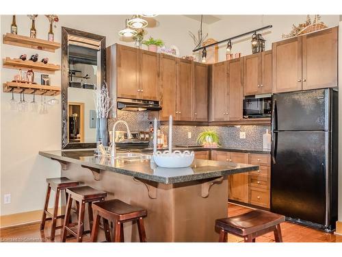 221-26 Ontario Street, Guelph, ON - Indoor Photo Showing Kitchen