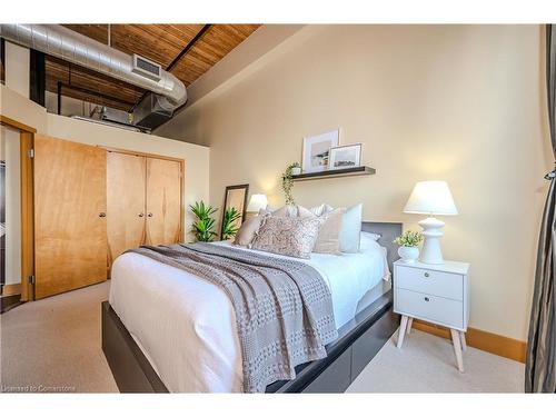 221-26 Ontario Street, Guelph, ON - Indoor Photo Showing Bedroom