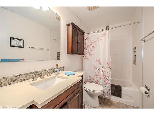 120 Albion Court, Kitchener, ON - Indoor Photo Showing Bathroom