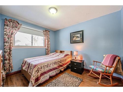 120 Albion Court, Kitchener, ON - Indoor Photo Showing Bedroom