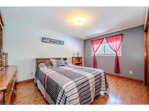 120 Albion Court, Kitchener, ON - Indoor Photo Showing Bedroom