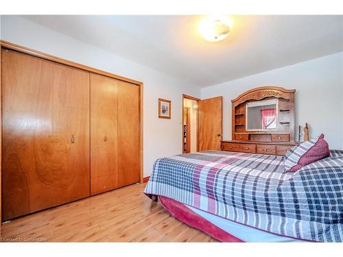 120 Albion Court, Kitchener, ON - Indoor Photo Showing Bedroom