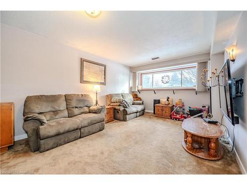 120 Albion Court, Kitchener, ON - Indoor Photo Showing Living Room