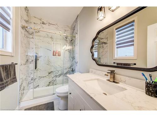 660 Zermatt Drive, Waterloo, ON - Indoor Photo Showing Bathroom