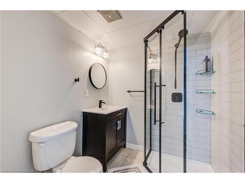 660 Zermatt Drive, Waterloo, ON - Indoor Photo Showing Bathroom