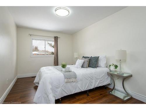 143B Weber Street N, Waterloo, ON - Indoor Photo Showing Bedroom