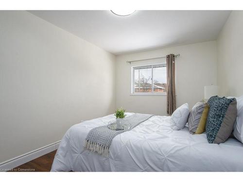 143B Weber Street N, Waterloo, ON - Indoor Photo Showing Bedroom