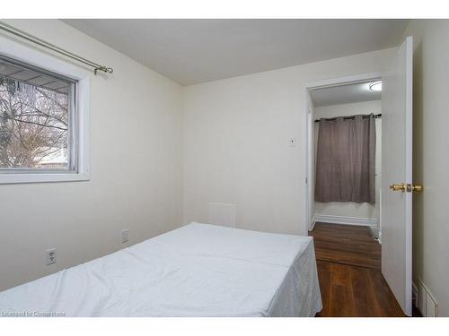 143B Weber Street N, Waterloo, ON - Indoor Photo Showing Bedroom