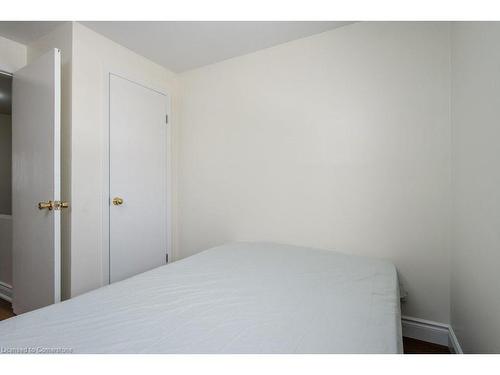 143B Weber Street N, Waterloo, ON - Indoor Photo Showing Bedroom