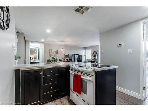 608-260 Sheldon Avenue N, Kitchener, ON - Indoor Photo Showing Kitchen