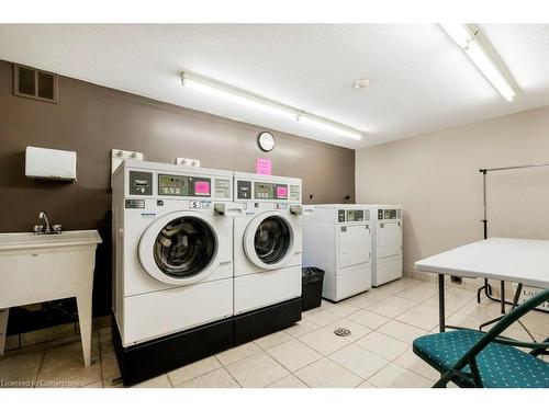 608-260 Sheldon Avenue N, Kitchener, ON - Indoor Photo Showing Laundry Room