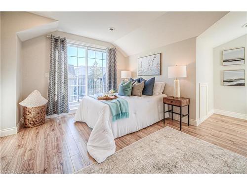 B301-112 Union Street E, Waterloo, ON - Indoor Photo Showing Bedroom