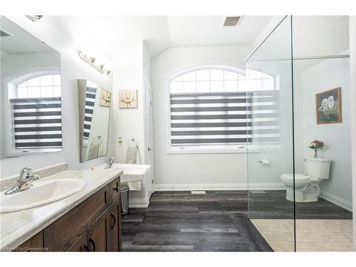 920 River Ridge Court, Kitchener, ON - Indoor Photo Showing Bathroom