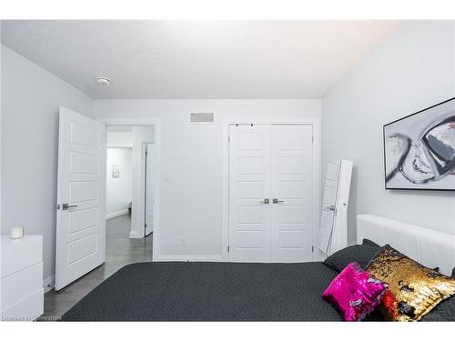 920 River Ridge Court, Kitchener, ON - Indoor Photo Showing Bedroom