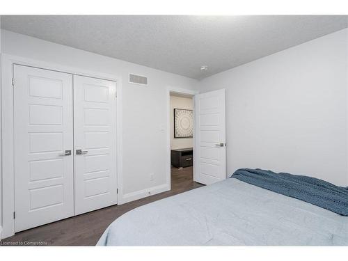 920 River Ridge Court, Kitchener, ON - Indoor Photo Showing Bedroom