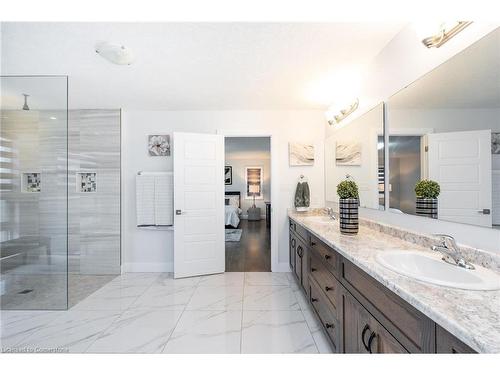 920 River Ridge Court, Kitchener, ON - Indoor Photo Showing Bathroom