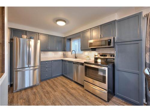 167 Pine Martin Crescent, Kitchener, ON - Indoor Photo Showing Kitchen With Stainless Steel Kitchen