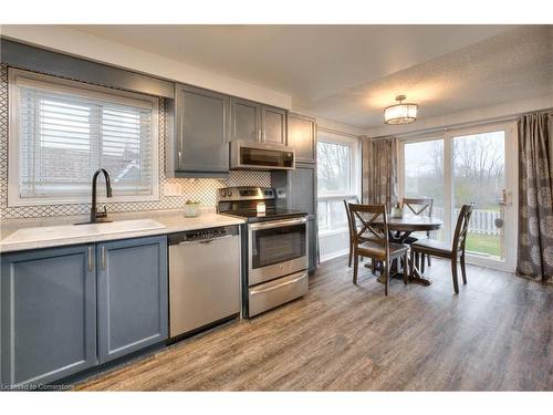 167 Pine Martin Crescent, Kitchener, ON - Indoor Photo Showing Kitchen With Stainless Steel Kitchen