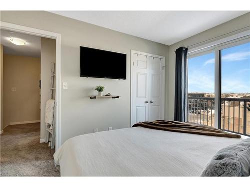 C-25 Sienna Street, Kitchener, ON - Indoor Photo Showing Bedroom