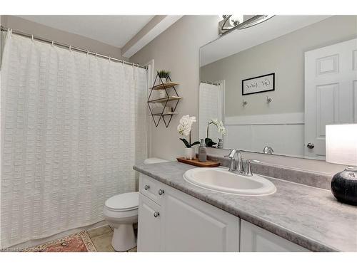 C-25 Sienna Street, Kitchener, ON - Indoor Photo Showing Bathroom