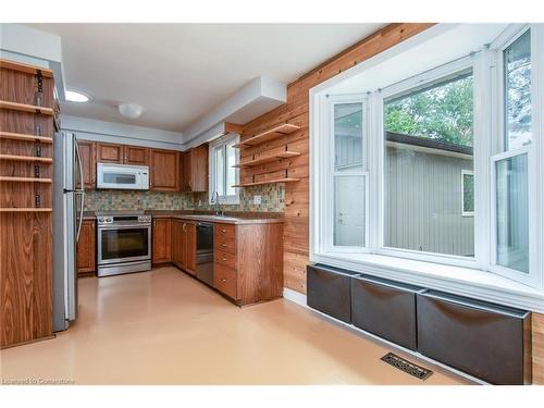 26 Summit Avenue, Kitchener, ON - Indoor Photo Showing Kitchen