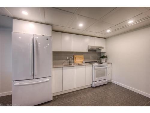 1031 West River Road, Cambridge, ON - Indoor Photo Showing Kitchen