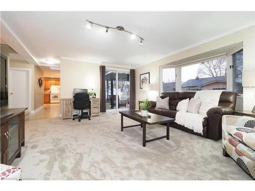 69 Woodward Avenue, Kitchener, ON - Indoor Photo Showing Living Room