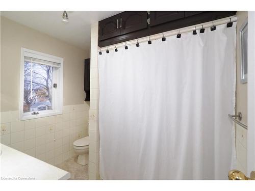 69 Woodward Avenue, Kitchener, ON - Indoor Photo Showing Bathroom