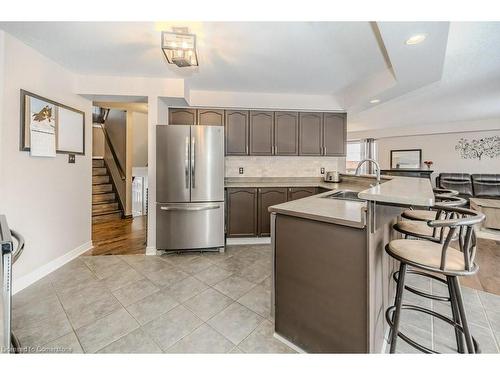 674 Mortimer Drive, Cambridge, ON - Indoor Photo Showing Kitchen