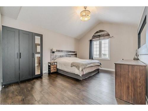 674 Mortimer Drive, Cambridge, ON - Indoor Photo Showing Bedroom