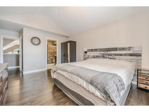 674 Mortimer Drive, Cambridge, ON - Indoor Photo Showing Bedroom