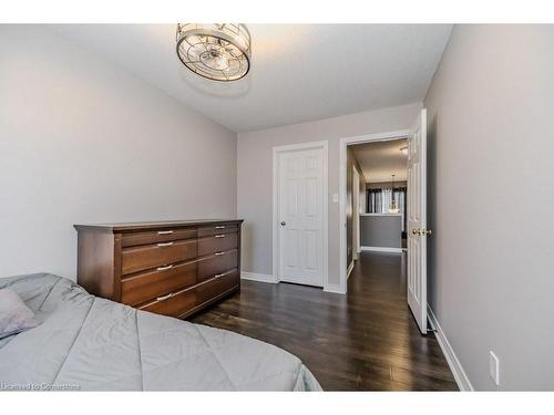 674 Mortimer Drive, Cambridge, ON - Indoor Photo Showing Bedroom