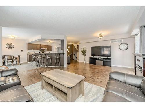 674 Mortimer Drive, Cambridge, ON - Indoor Photo Showing Living Room